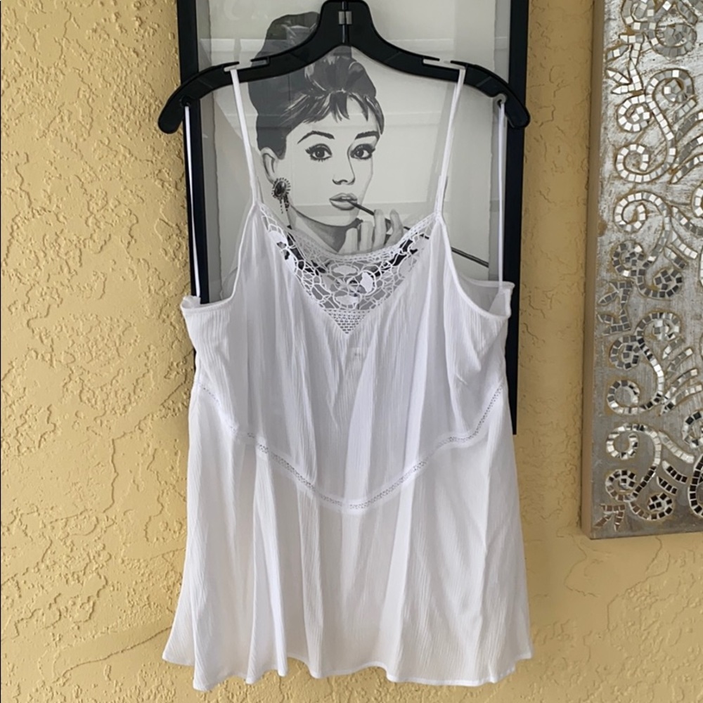 ❌SOLD❌ EXPRESS- Crocheted White Tank Top